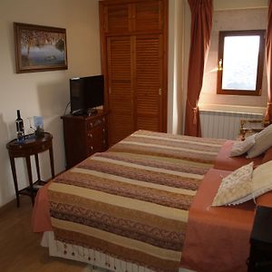 Habitación con 2 Camas Individuales